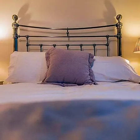 Dorney's Bed and breakfast 3*